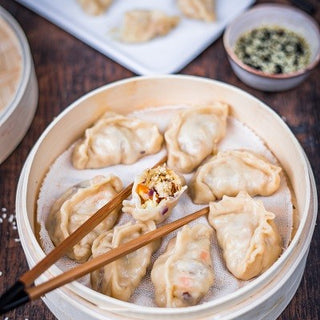 Mandu - Koreanische Maultaschen mit Sojasaucen-Dip Mandu - Koreanische Maultaschen mit Sojasaucen-Dip