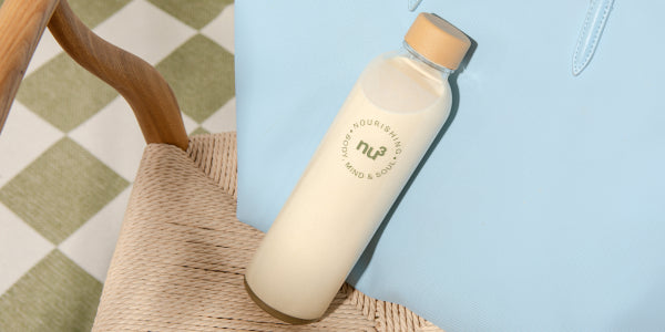 nu3 Wasserflasche mit Getränk befüllt