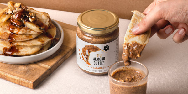 nu3 Bio Almond Butter Caramalized Nahaufnahme Verwendung