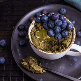 Protein Mug Cake mit Matcha