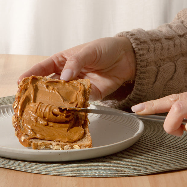 Erdnussbutter auf Brot