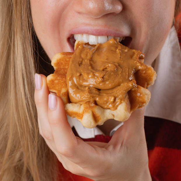 Waffel mit Erdnussbutter Topping