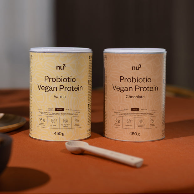 Veganes Protein im Shaker mit zwei Personen