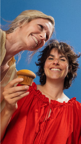 2 Frauen mit 1 nu3 Muffin